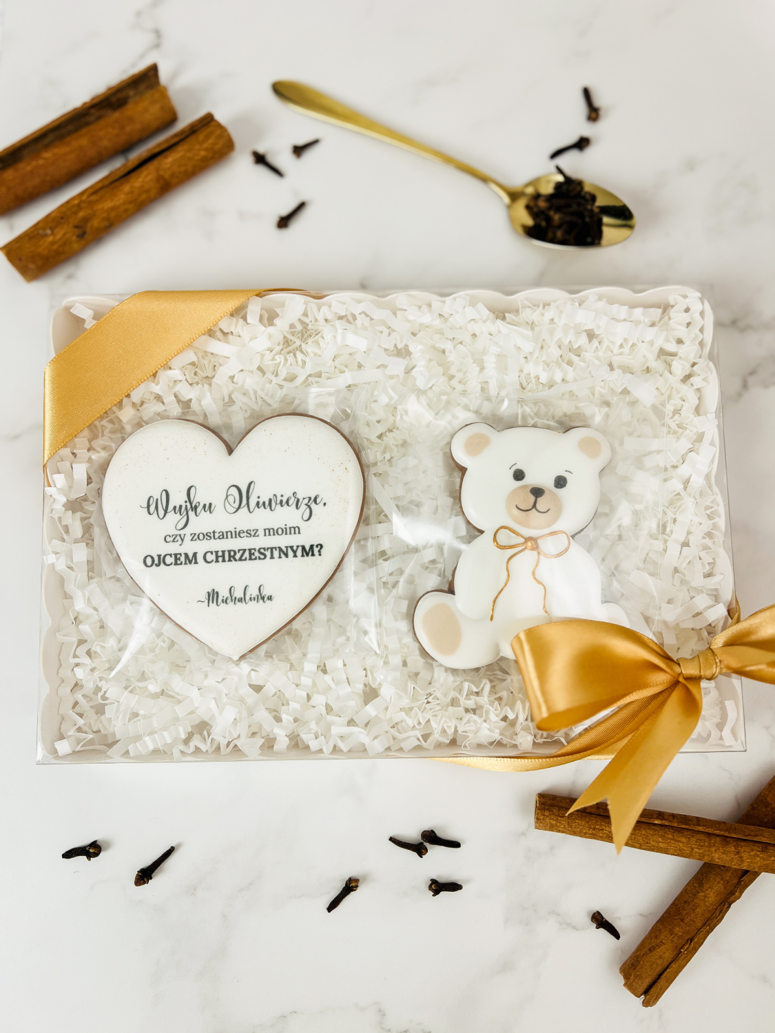 box personalizowany z piernikami dla chrzestnego